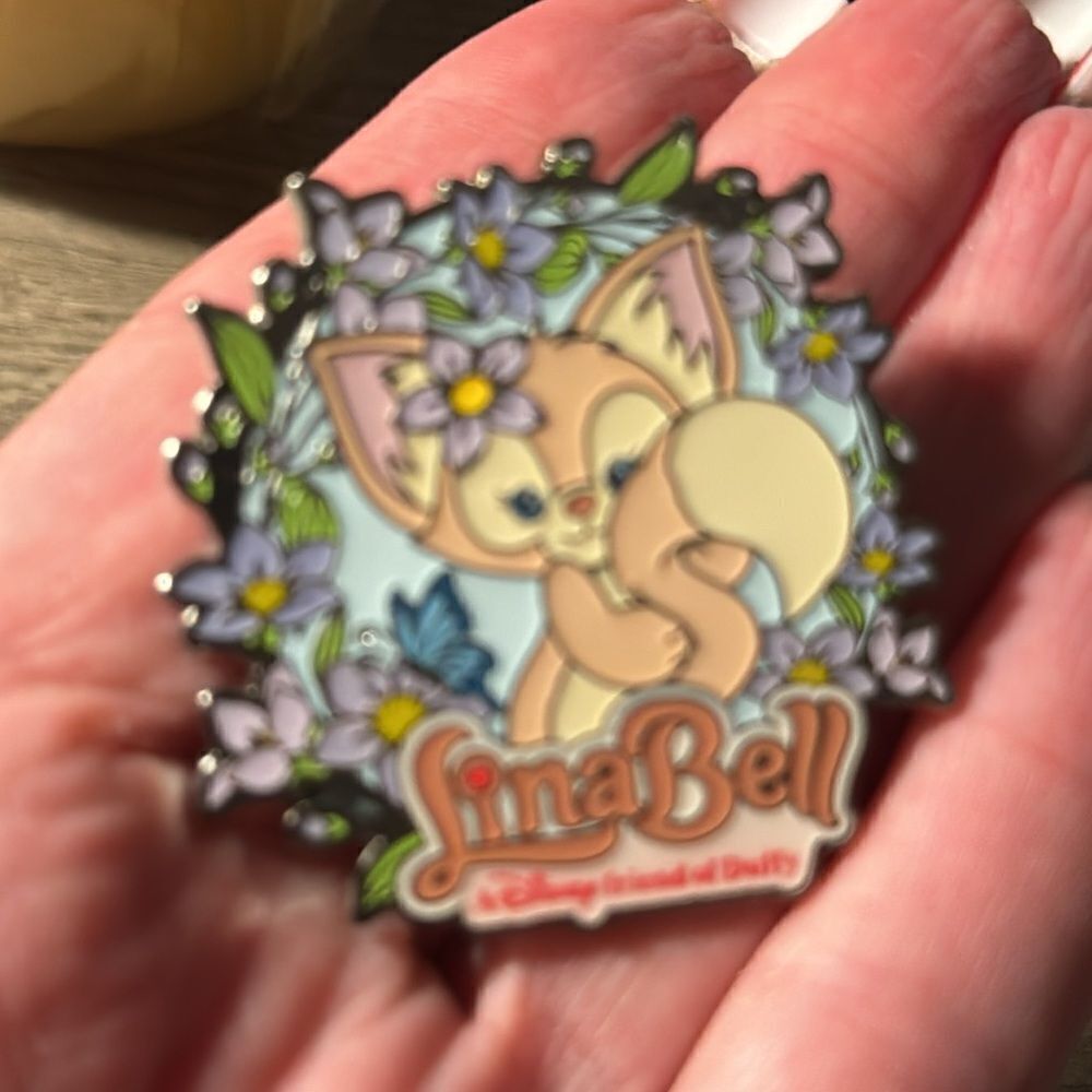 Lina Bell parks panel pin /2022 D23 - Picture 4 of 4